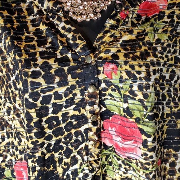 Cheetah Print & Roses Semi-sheer Blouse Size 2X? EUC Very nice fabric! - Picture 2 of 5